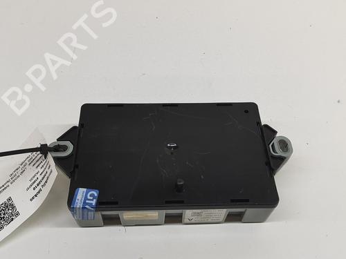 Used Fuse box LAND ROVER RANGE ROVER VELAR (L560) 2.0 D180 TD4 4x4 (180 hp) 25615996