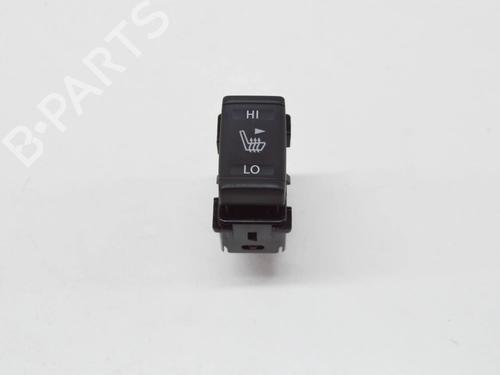 switch-nissan-leaf-ze1-2017-27762949 main image