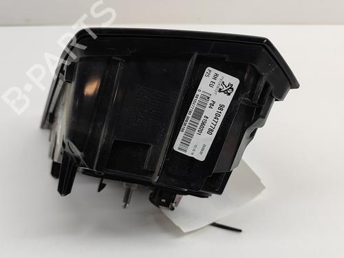 Right tailgate light PEUGEOT 3008 II SUV (MC_, MR_, MJ_, M4_) 1.2 THP/ PureTech 130 (MRHNSM, MRHNSU, MRHNSJ, MRHNYW,... | BP16521735C80 
