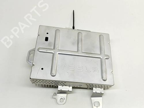 Used Electronic module Electronic module TESLA MODEL Y (5YJY) EV Performance All-wheel Drive (534 hp) 33371178 33371178