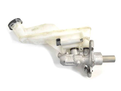Used Brake master cylinder LAND ROVER RANGE ROVER IV (L405) 4.4 SDV8 4x4 (340 hp) 30215264
