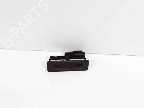 Used Tailgate handle PEUGEOT 3008 II SUV (MC_, MR_, MJ_, M4_) 1.6 THP 165 (M45GYW, M45GZW, M45GYV) (165 hp) 11252480