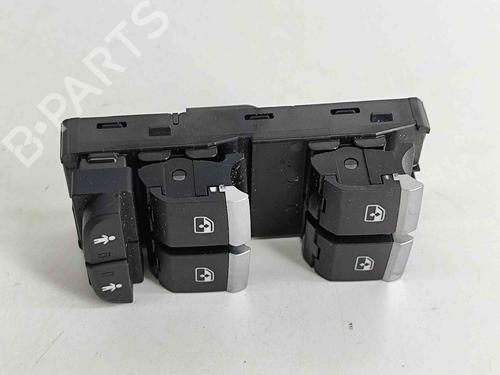 Pulsantiera anteriore destra AUDI A4 B9 Avant (8W5, 8WD) 1.4 TFSI (150 hp) 18879434