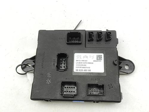 Used Electronic module Electronic module PEUGEOT 3008 III (KA_, KB_, KC_) e-210 (KCZKZX) (213 hp) 33962548 33962548