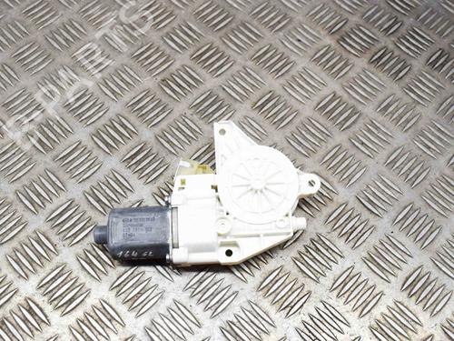 Motor do elevador de vidro frente direito VW TRANSPORTER T5 Van (7HA, 7HH, 7EA, 7EH) 2.0 TDI (140 hp) 10673557