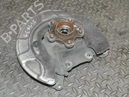 Venstre hjullejehus spindel BMW 5 (G30, F90) 520 d xDrive (190 hp) 30208776