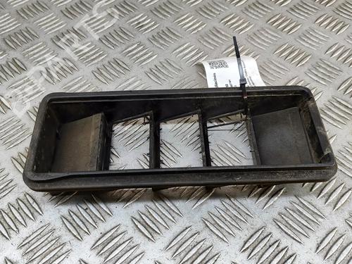 grille-jaguar-f-pace-x761-2015-28275654 main image