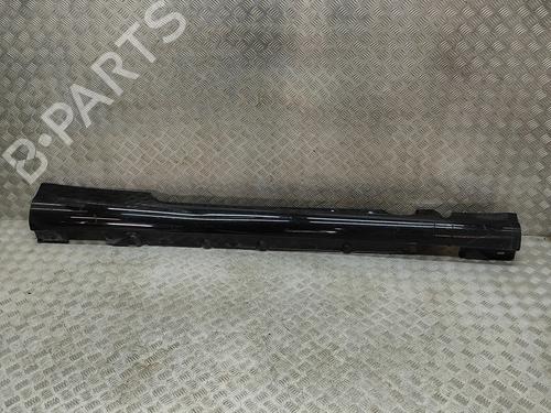 Used Right sideskirt Right sideskirt 28446801 28446801