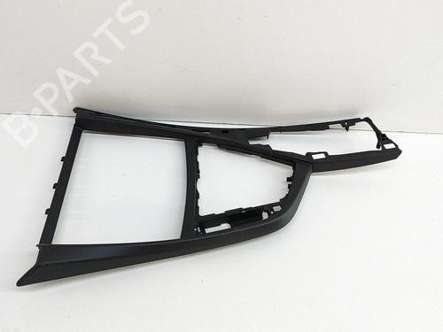Used Middle console Middle console BMW 1 (F20) 118 d (143 hp) 19283322 19283322