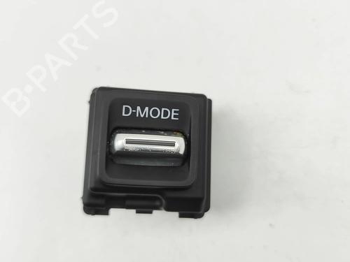 switch-nissan-juke-f16_-2019-35957714 main image