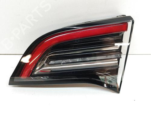 Used Right tailgate light Right tailgate light TESLA MODEL Y (5YJY) EV Performance All-wheel Drive (534 hp) 33366214 33366214