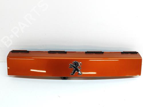 Pynteliste til bagklap PEUGEOT 2008 II (UD_, US_, UY_, UJ_, UR_, UC_) e-2008 (UKZKXZ) (136 hp) 27786023