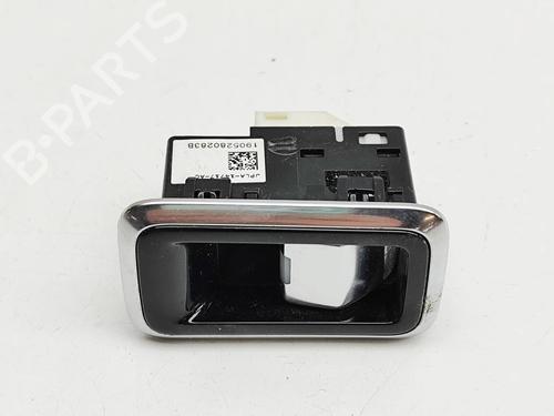 BP32119075I27 main image