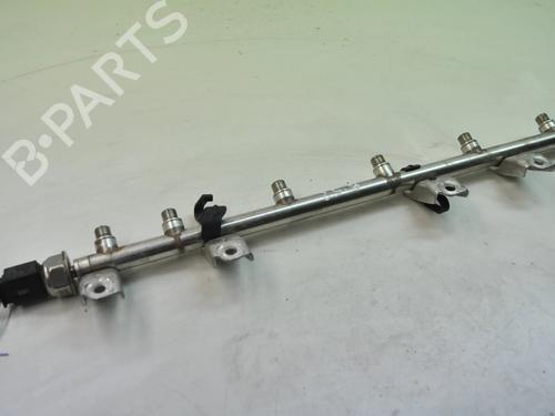 Used Injection rail Injection rail BMW 7 (F01, F02, F03, F04) 740 i, Li (305 hp) 30211153 30211153