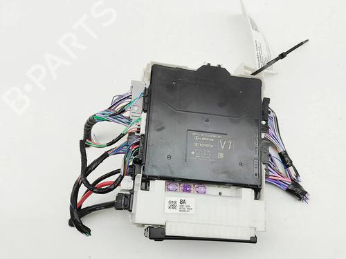 Used Fuse box Fuse box LEXUS NX II (_A2_, _H2_) 350h E-Four (AAZH25) (243 hp) 33388355 33388355