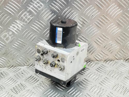 Pompe ABS RENAULT CLIO III (BR0/1, CR0/1) 1.2 16V (BR02, BR0J, BR11, CR02, CR0J, CR11) (75 hp) 8145682