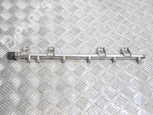 Used Injection rail BMW 5 (F10) 535 i (306 hp) 6732233