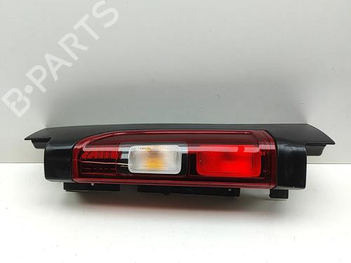 Feu arrière droit OPEL VIVARO B Bus (X82) 1.6 CDTI (06) (116 hp) 31951323