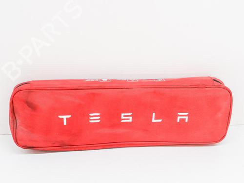 Otra TESLA MODEL S (5YJS) 75 (388 hp) 14616041