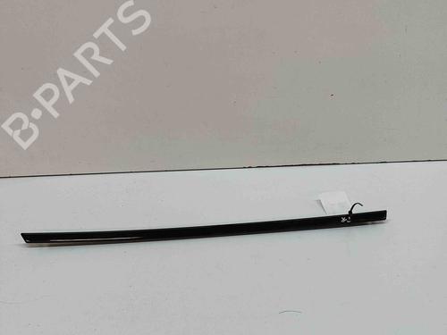 Used Door moulding trim JAGUAR F-PACE (X761) 2.0 P400e Plug-in Hybrid (404 hp) 28275543