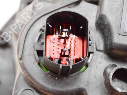Right headlight JAGUAR F-PACE (X761) 2.0 TD4 | BP29485944C29 