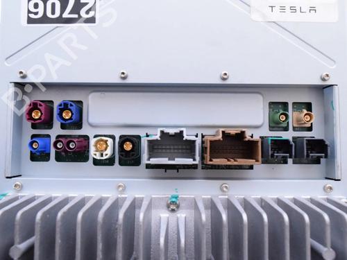 Display TESLA MODEL X (5YJX) 90D AWD | BP33985395C48  - Image 9