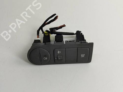 switch-hyundai-h-1-cargo-tq-2007-24580500 main image