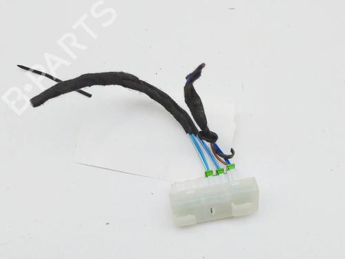 Used Fuse box Fuse box MERCEDES-BENZ GLA-CLASS (X156) GLA 180 (156.942) (122 hp) 39989623 39989623