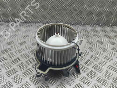 Used Heater blower motor Heater blower motor IVECO DAILY VI Platform/Chassis 33S16, 35S16, 35C16, 40C16, 42S16, 50C16 (156 hp) 36045398 36045398