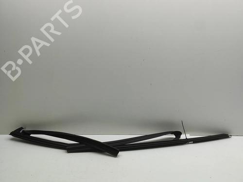 Used Door moulding trim Door moulding trim BMW X6 (G06, F96) xDrive 30 d Mild-Hybrid (298 hp) 32525461 32525461