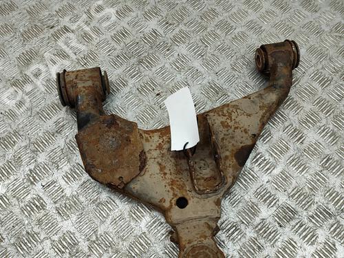 Used Right front suspension arm TOYOTA HILUX VIII Pickup (_N1_) 2.4 D 4WD (GUN125_, GUN125R) (150 hp) 17077226