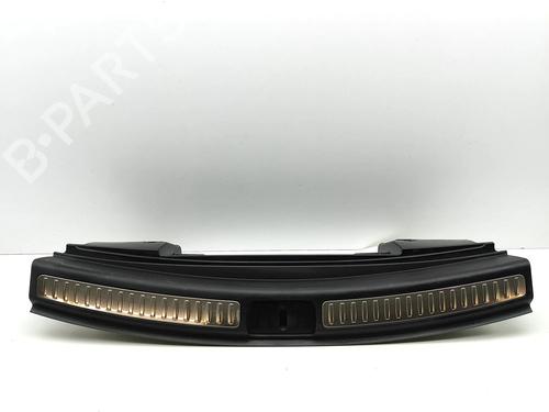 Pynteleist til bakluke PORSCHE MACAN (95B) 2.0 (252 hp) 31704843