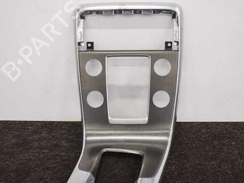 Used Middle console Middle console VOLVO V60 I (155) 1.6 DRIVe (114 hp) 6747025 6747025
