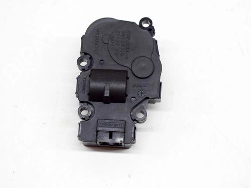 Electronic module JAGUAR E-PACE (X540) 2.0 D150 AWD | BP14633084M83 - Image 4