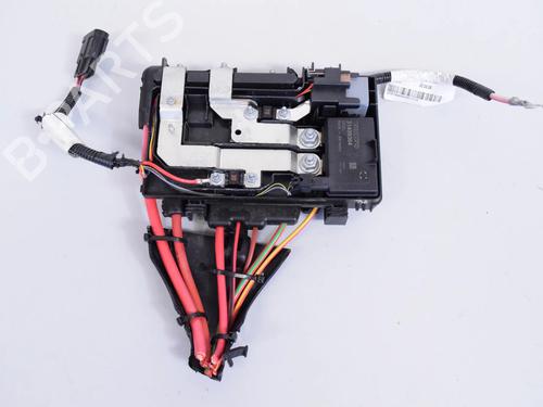 Used Fuse box Fuse box VOLVO V60 I (155) D2 (120 hp) 33381052 33381052