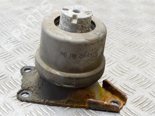 Used Engine mount Engine mount VW TRANSPORTER T5 Van (7HA, 7HH, 7EA, 7EH) 2.5 TDI (130 hp) 13516141 13516141