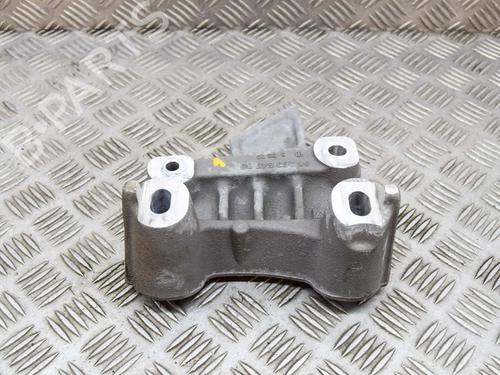 Used Engine mount Engine mount PEUGEOT 2008 II (UD_, US_, UY_, UJ_, UR_, UC_) e-2008 (UKZKXZ) (136 hp) 27764260 27764260