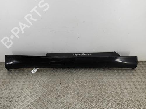 Used Right sideskirt Right sideskirt ALFA ROMEO SPIDER (916_) 2.0 T.SPARK 16V (916S2C00) (150 hp) 36044439 36044439