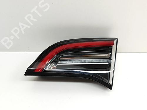 Used Right tailgate light TESLA MODEL Y (5YJY) EV Performance All-wheel Drive (534 hp) 31297054