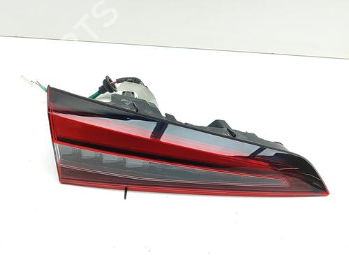 Used Left tailgate light TOYOTA COROLLA Estate (_E21_) 1.8 Hybrid (ZWE211) (98 hp) 29812691