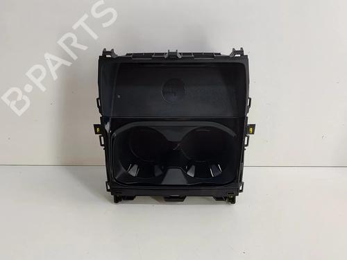 Used Cup/Object holder Cup/Object holder MAZDA CX-30 (DM) e-SKYACTIV-X M Hybrid (186 hp) 28557714 28557714