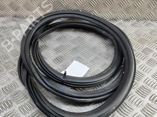 Used Rubber door seal AUDI A3 Limousine (8VS, 8VM) S3 quattro (310 hp) 27288499