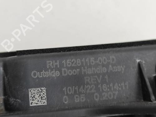 Front right exterior door handle TESLA MODEL Y (5YJY) EV Rear-Wheel Drive | BP31297014C129 