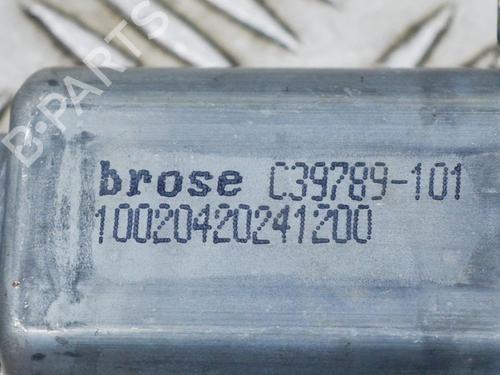 Rudehejsemotor bagstkærm højre LAND ROVER RANGE ROVER VELAR (L560) 2.0 P300 Si4 4x4 | BP8144831E22 
