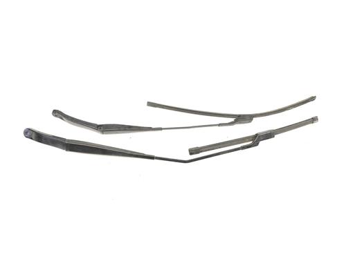front-windshield-wiper-arm-alfa-romeo-giulietta-940_-2010-2011-2012-2013-2014-2015-2016-2017-2018-2019-2020-33345854 main image
