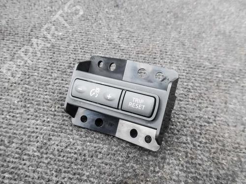 Used Switch NISSAN QASHQAI II (J11, J11_) 1.5 dCi (110 hp) 6724114