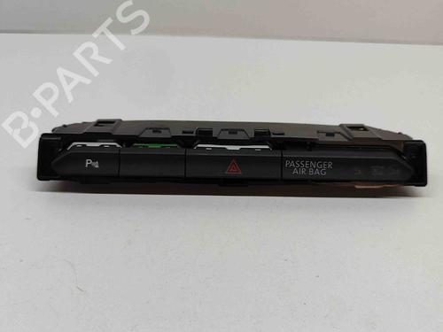 Used Warning switch VW PASSAT B8 (3G2, CB2) 1.6 TDI (120 hp) 16257627