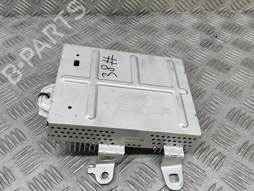 Used Electronic module Electronic module TESLA MODEL Y (5YJY) EV Performance All-wheel Drive (462 hp) 28558145 28558145