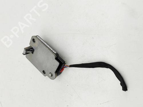 Electronic module TESLA MODEL Y (5YJY) Long Range All-wheel Drive | BP33394457M83 - Image 4