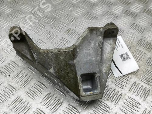 Used Engine mount Engine mount BMW X5 (G05, F95) xDrive 30 d (249 hp) 33866308 33866308